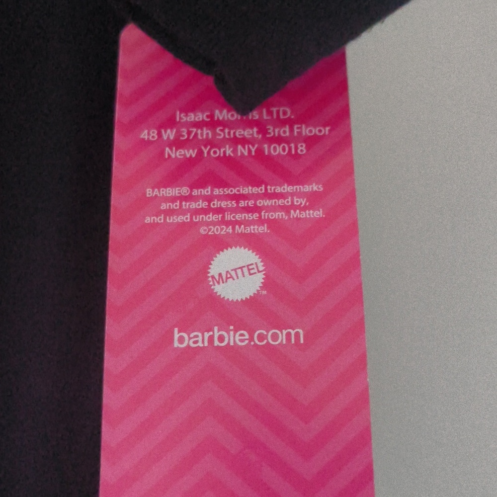 Brand new with Tags !!! Barbie XL Black T-Shirt - Picture 4 of 5